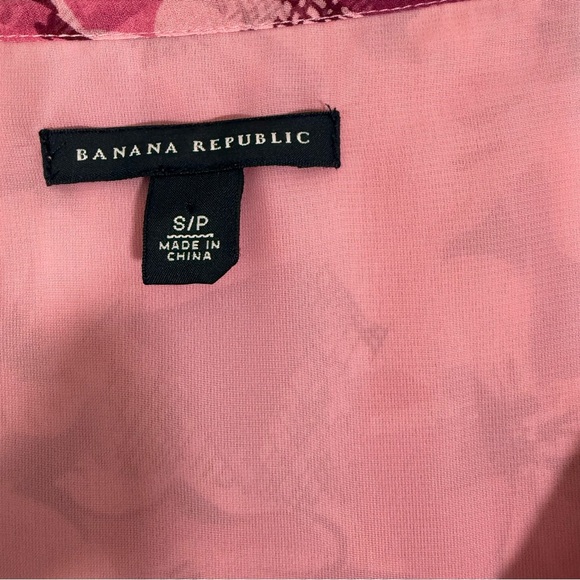 Banana Republic 100% Silk Pink Floral Babydoll Top Fairy V neck Y2K S - Picture 5 of 5